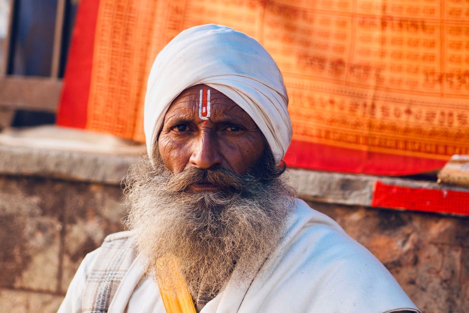 Top Spiritual Gurus: Ancient Wisdom for Modern Seekers