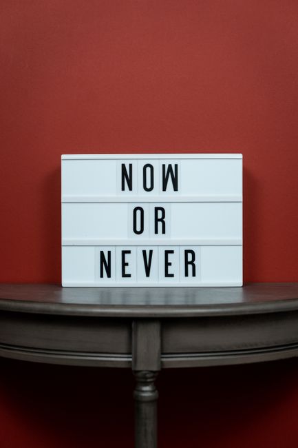 The Power of Now Review: Lessons & Summary of Eckhart Tolle's Classic