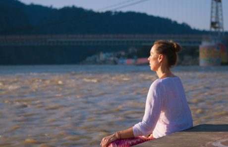 The Power of Now Review: Lessons on Presence & Ending Suffering
