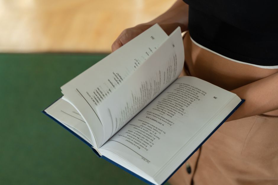 Book Review: The Kybalion — Summary, Lessons & Why It Matters