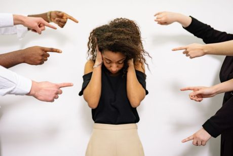 The Untethered Soul Review: Lessons on Silencing Your Inner Critic